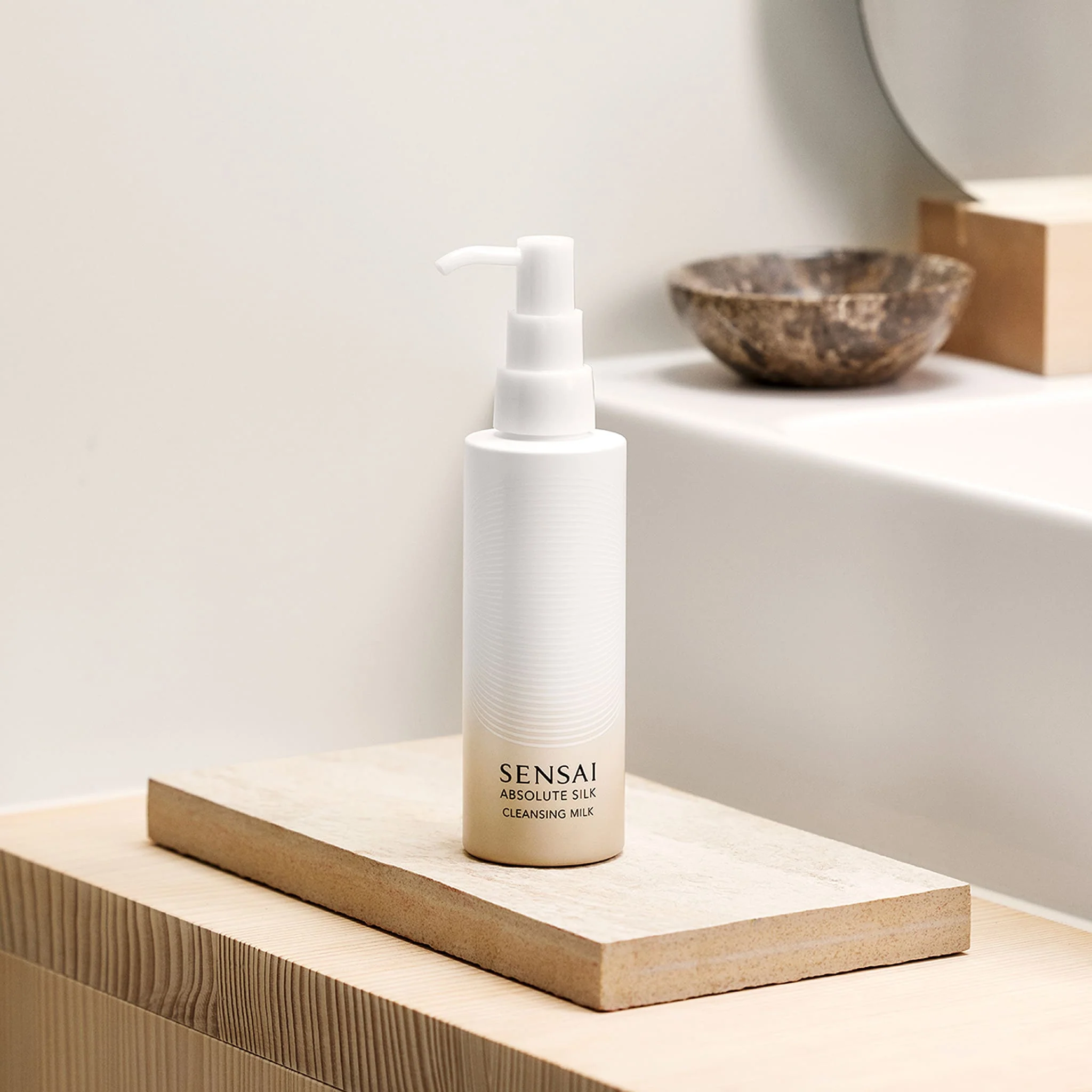 Absolute Silk Cleansing Milk - Sensai - Image 3