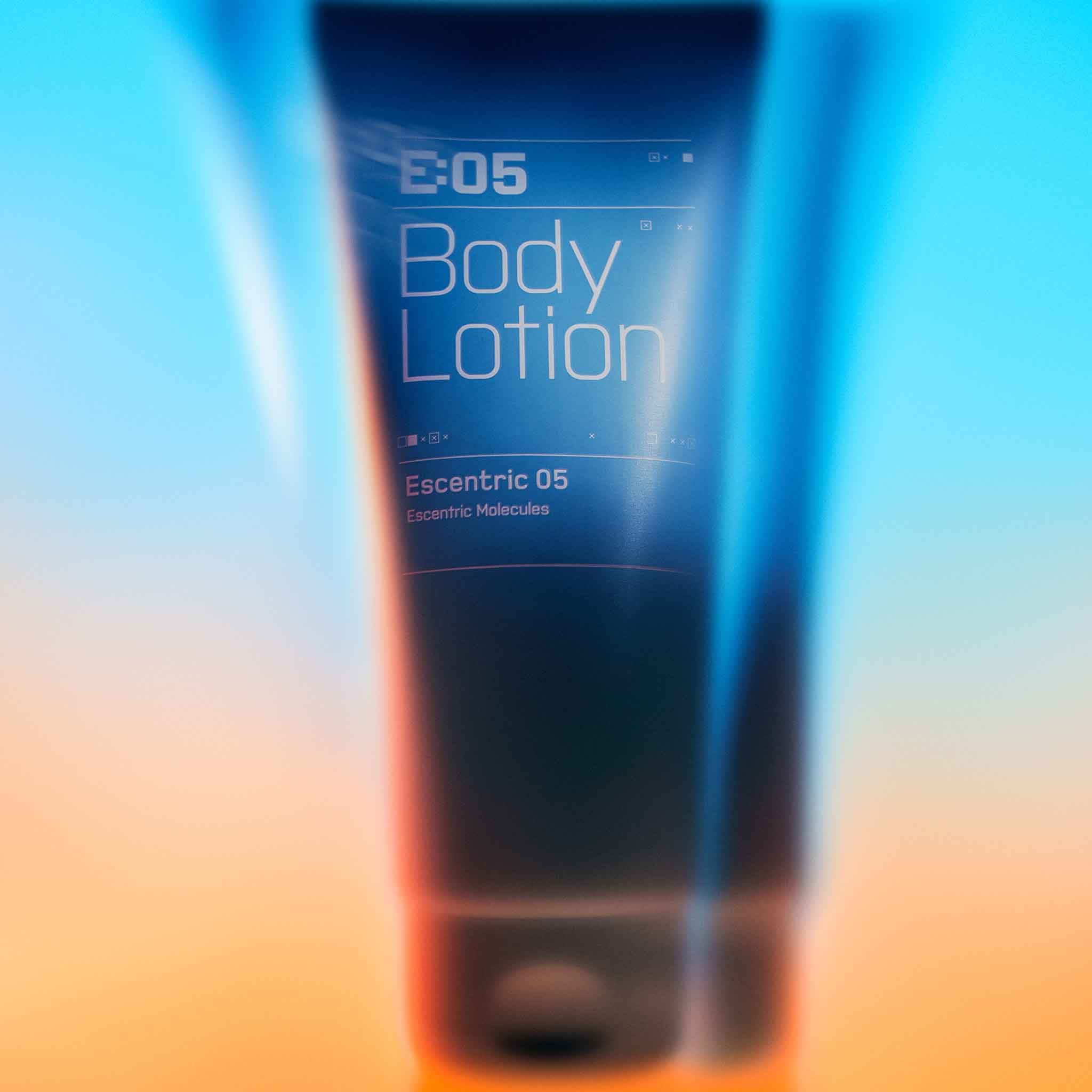 Escentric 05 Body Lotion - Escentric Molecules - Image 3