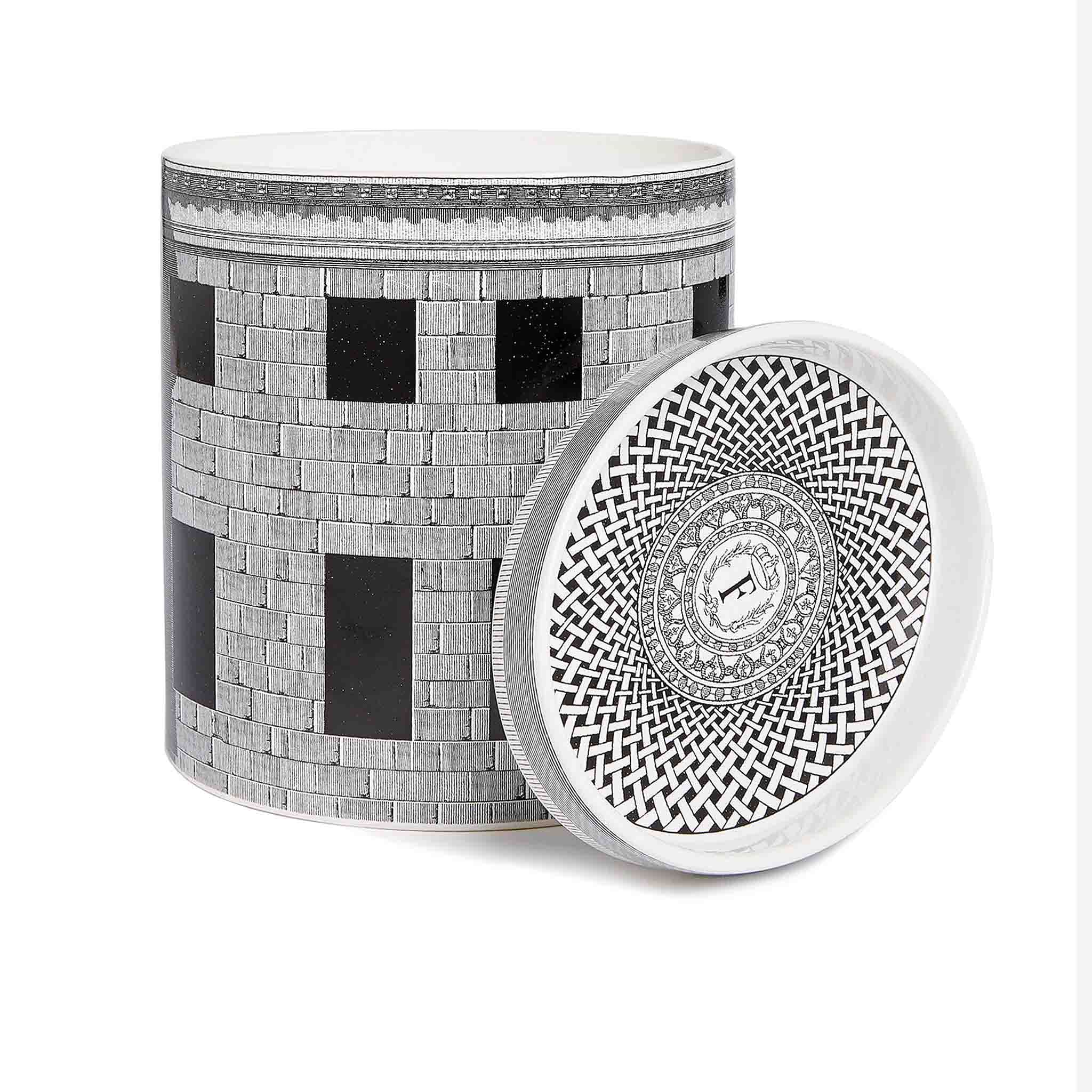NEL MENTRE Candela Grande Decoro Architettura Fragranza Immaginazione - Fornasetti - Image 3